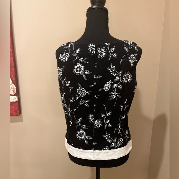 Pendleton Sleeveless Blouse, Modern Floral Black & White, size 10 - Picture 2 of 5